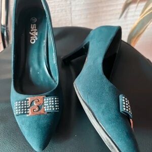 Stylish Teal Heels by